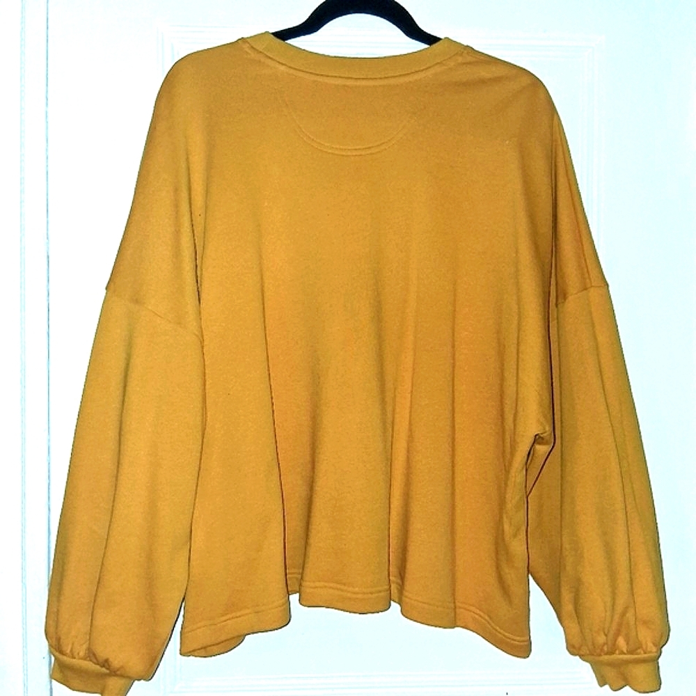 TIME and TRU, WOMEN'S GOLD/ YLLW BALLOON SLEEVE RELAXED FIT SWEATSHIRT. L 12-14.